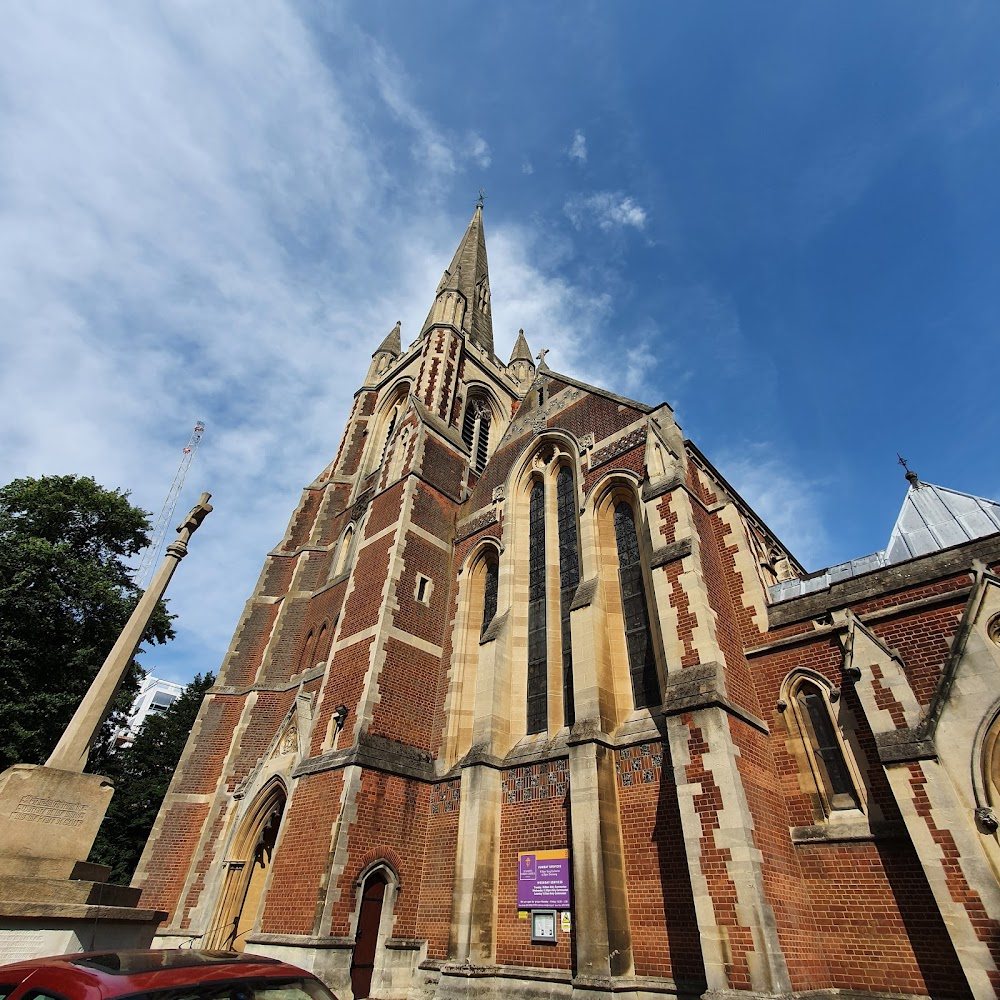 St Mary's Church, Slough, seen from its churchyard.